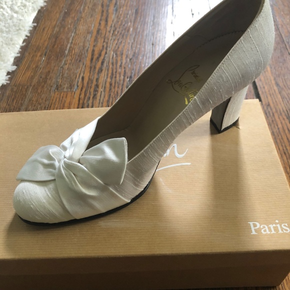 White Louis Vuitton Vintage Heels - Picture 2 of 3